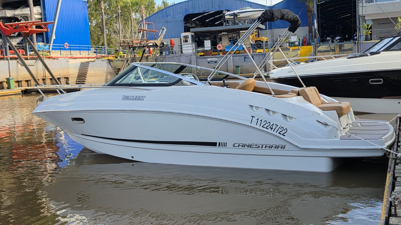Canestrari Cuddy 225 2022 Volvo 250 hp DP